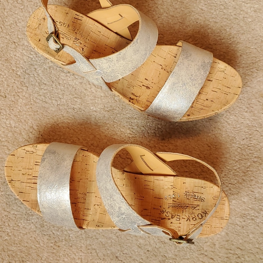 Kork-Ease metallic silver size 10M 3.5" heeled platform sandal - Picture 11 of 16